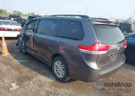 2011 Toyota Sienna Xle V6 from USA, damaged, VIN 5TDYK3DC7BS038411